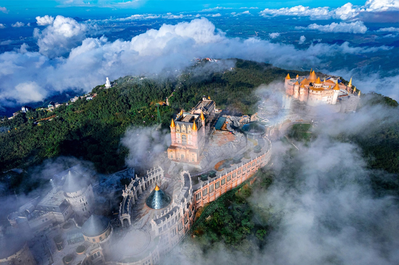 Tour Du Lịch Huế - Đà Nẵng- Hội An - Quảng Bình 5 Ngày 4 Đêm 5 tourcombodanang
