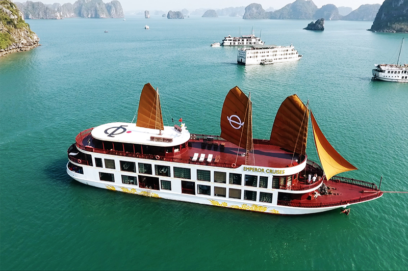 duthuyentrenvinhbaitulong