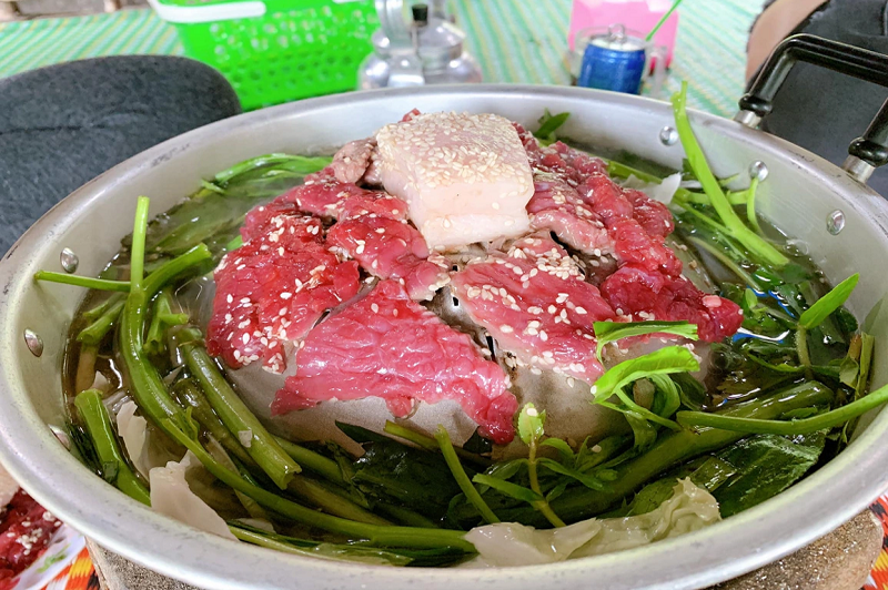 mountainclimbingbeefaspecialtyofangiang