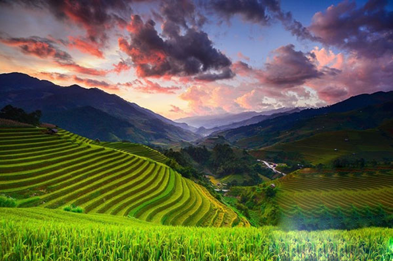 whatisbeautifulabouttravelingtosapainaugust