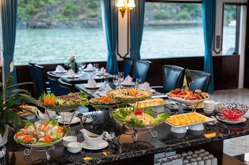 Thưởng Thức Tiệc Buffet Tối Trên Du Thuyền Hạ Long 4 thuongthuctiecbuffettoitrenduthuyhalong