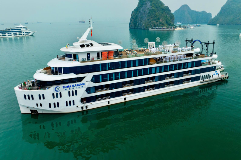 Tour Du Lịch Hạ Long 4 Tiếng Trên Thuyền Luna Về Đêm 4 tourngudemtrenduthuyenhalong