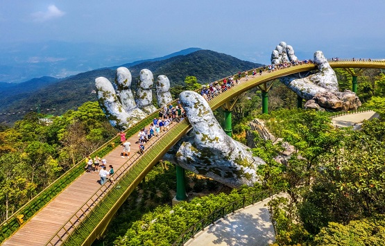 BA NA HILLS – DISCOVER THE GOLDEN BRIDGE