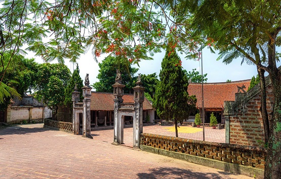 Duong Lam Ancient Village