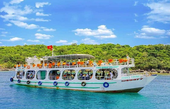 SUNSET BARBECUE ON A PRIVATE LAGOON