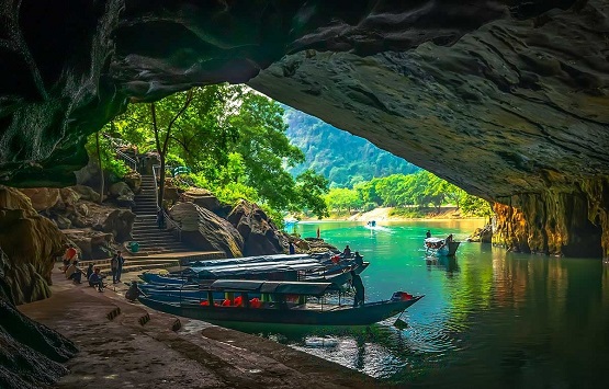 DISCOVERY PHONG NHA – HANG TIEN CAVE 2 DAY TOUR