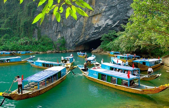 PHONG NHA CAVE EXPEDITION BY KAYAK