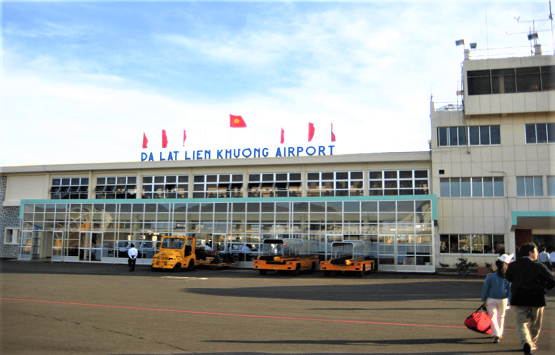 Arriving in Da Lat after a flight, especially in the evening or early morning, can be tiring if you still need to look for transportation. With Da Lat airport pick up by private car, Vietlook Travel helps you start your trip smoothly, comfortably, and without any stress. Instead of waiting for taxis or negotiating prices, your private car and driver will already be there, ready to take you directly to your hotel or accommodation in Da Lat City. Smooth Transfer from Lien Khuong Airport to Da Lat City Lien Khuong International Airport is located outside Da Lat City, and the road leading to the city center includes hills and mountain curves. Traveling by a private car with an experienced local driver ensures a safe and relaxing journey. The distance from Lien Khuong Airport to Da Lat city center is around thirty kilometers, and the transfer usually takes about thirty five to forty five minutes, depending on traffic. Private Airport Pick Up Designed for Your Comfort This service is ideal for: Couples, families, and small groups Travelers with luggage or children Visitors arriving late at night or early morning Guests who value privacy and fixed pricing You will be picked up directly at the airport and dropped off exactly where you need to go, without unnecessary stops or sharing the car with other passengers. Meet and Greet at the Airport Upon arrival at Lien Khuong International Airport, our driver will wait at the arrival area with a welcome sign showing your full name. To arrange the service, please provide: Flight number and landing time Number of passengers Hotel name or drop off address in Da Lat The driver will assist with luggage and escort you to the car for a comfortable transfer. Modern Vehicles and Professional Drivers Vietlook Travel ensures: Clean, modern, and well maintained vehicles Strong air conditioning and seat belts in all seats Polite and experienced drivers familiar with mountain roads Free baby seat available upon request Da Lat Airport Pick Up One Way
