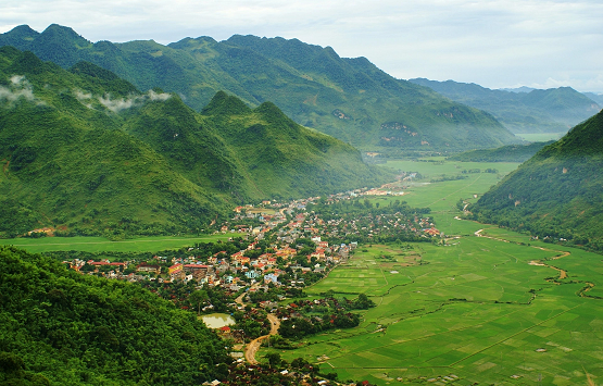 Hanoi To Moc Chau Private Car Transfer
