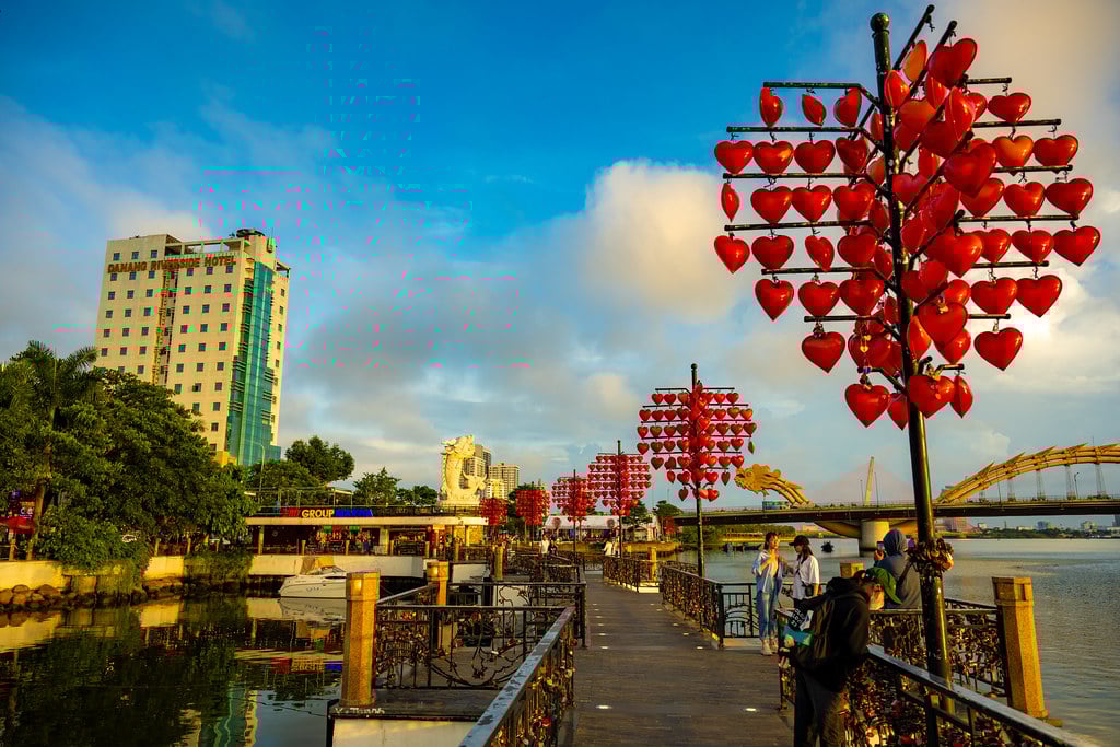 Check In At 6 Super Romantic Dating Spots In Da Nang